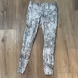 Abstract Black and White Leggings